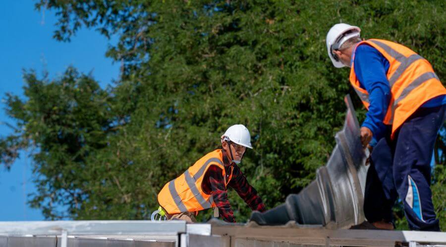 Professional gutter cleaning in Durham, CT
